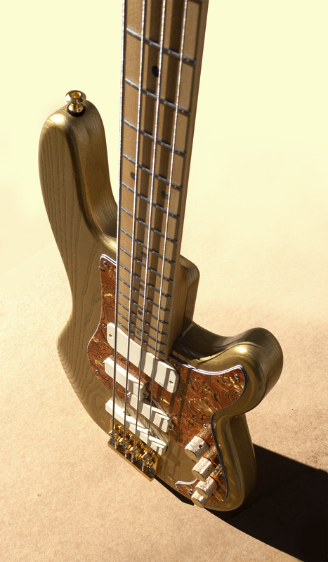 Gold Thunderhorse IV - McGrath Guitars