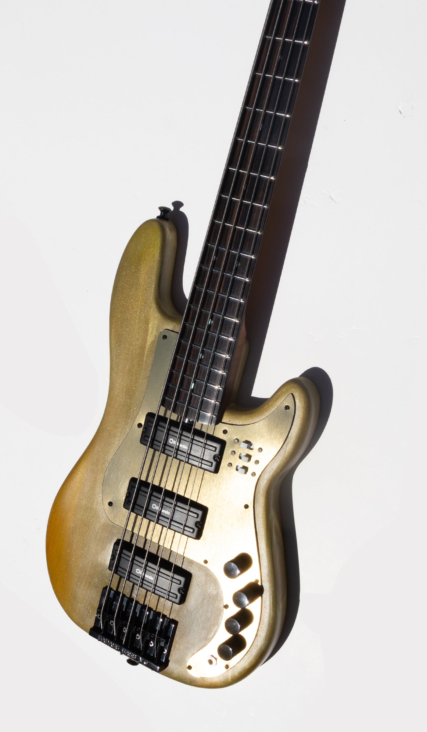 Thunderhorse V - Honey Chrome - Medium Scale