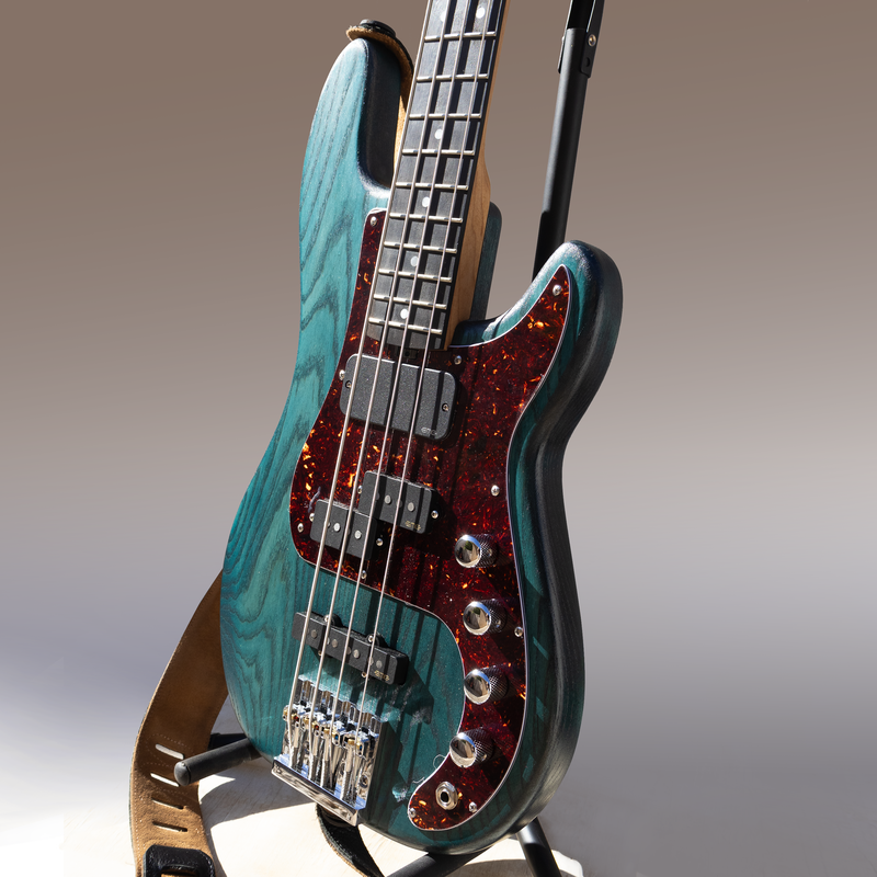 Denim Thunderhorse IV - McGrath Guitars