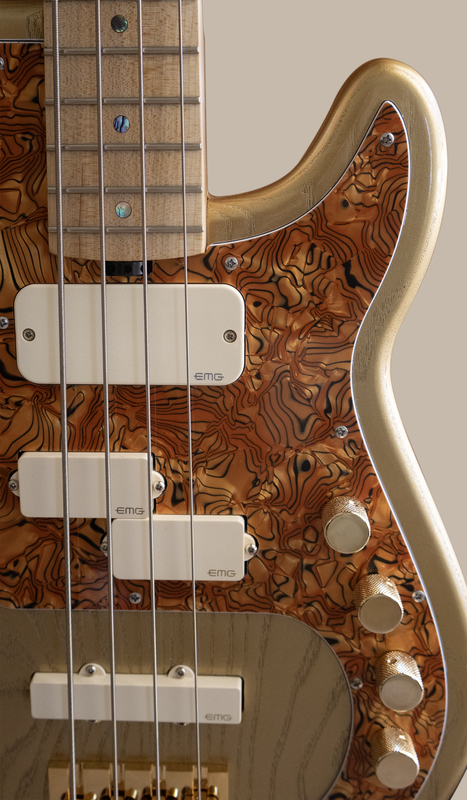 Gold Thunderhorse IV - McGrath Guitars
