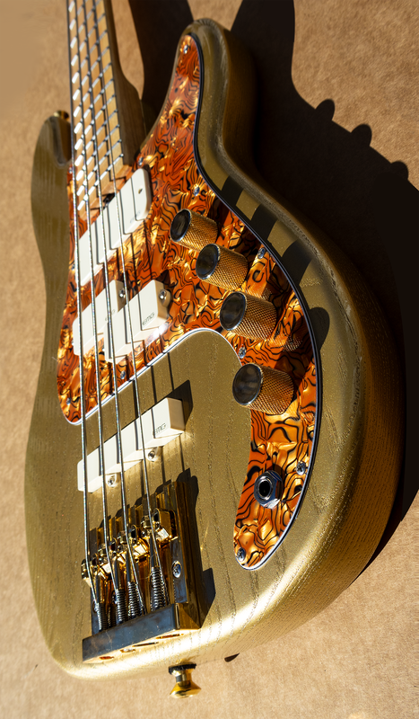 Gold Thunderhorse IV - McGrath Guitars