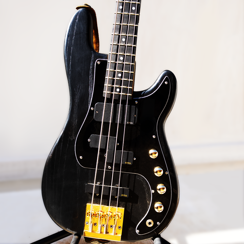 Matte Black Thunderhorse IV - McGrath Guitars