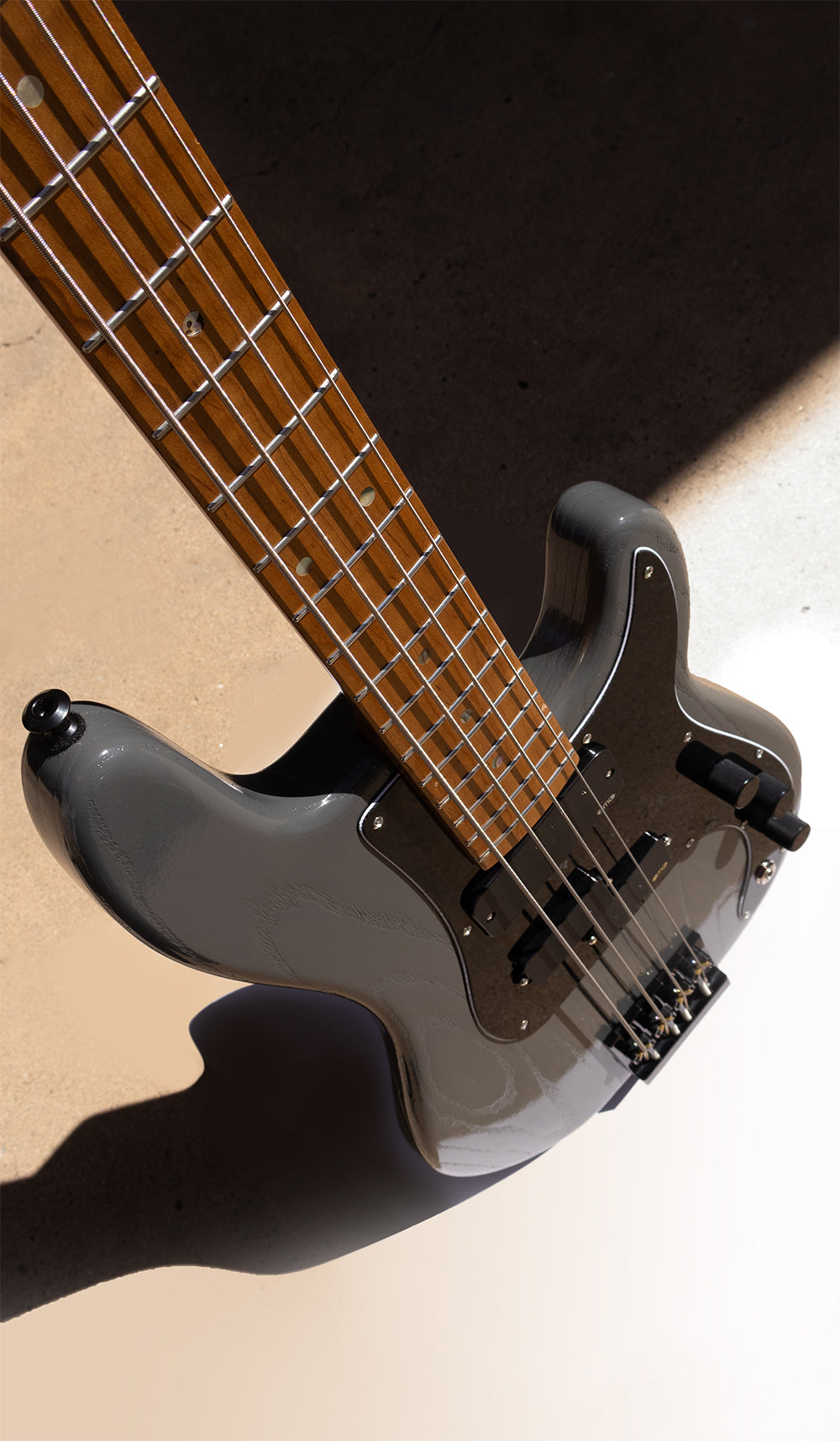 McGrath - Thumper - Ceramic Grey - McGrath Guitars