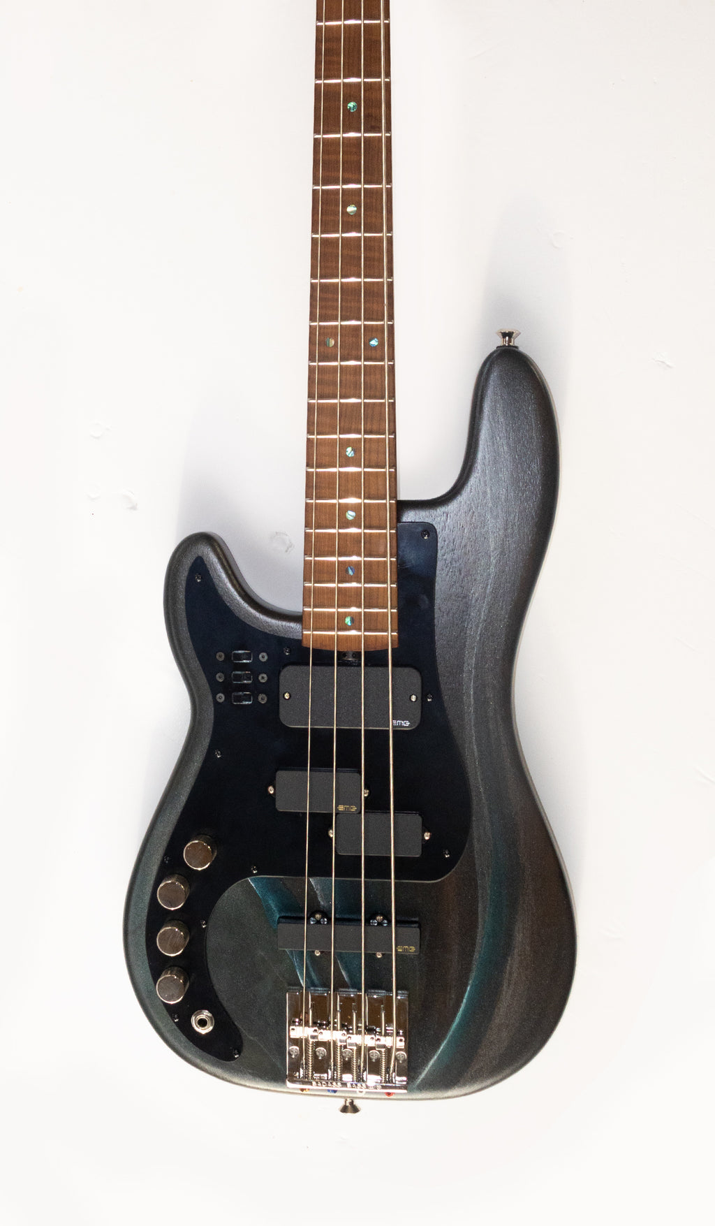 McGrath Thunderhorse - 4-String Lefthanded Bass - Black Sands (NAMM 2026) - McGrath Guitars