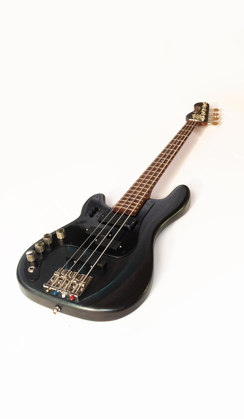 McGrath Thunderhorse - 4-String Lefthanded Bass - Black Sands (NAMM 2026) - McGrath Guitars
