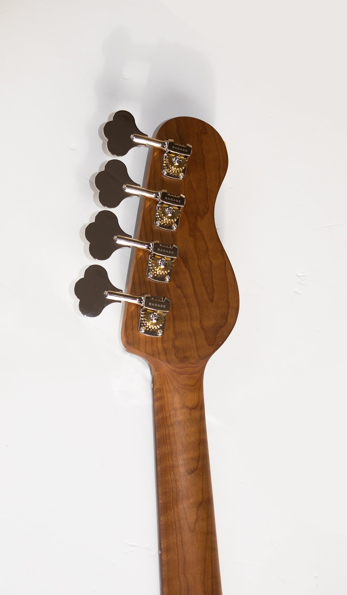 McGrath Thunderhorse - 4-String Lefthanded Bass - Black Sands (NAMM 2026) - McGrath Guitars