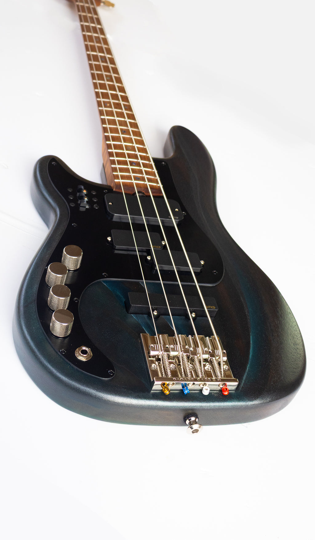 McGrath Thunderhorse - 4-String Lefthanded Bass - Black Sands (NAMM 2026) - McGrath Guitars