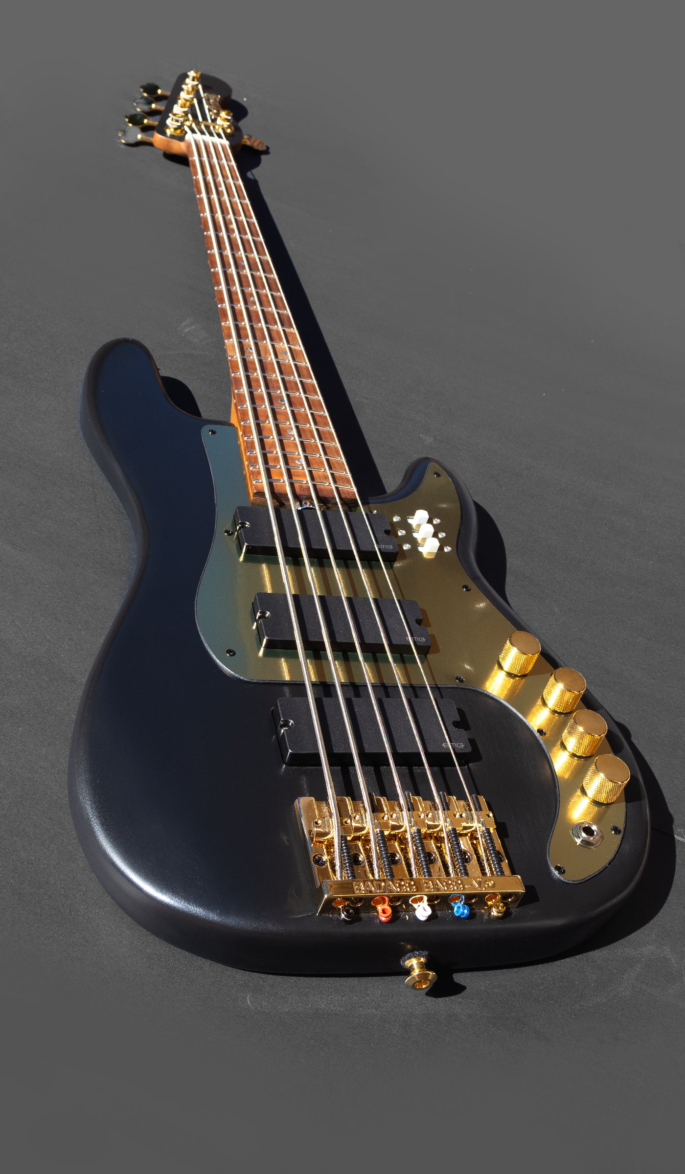 Thunderhorse V - Black and Gold - McGrath Guitars