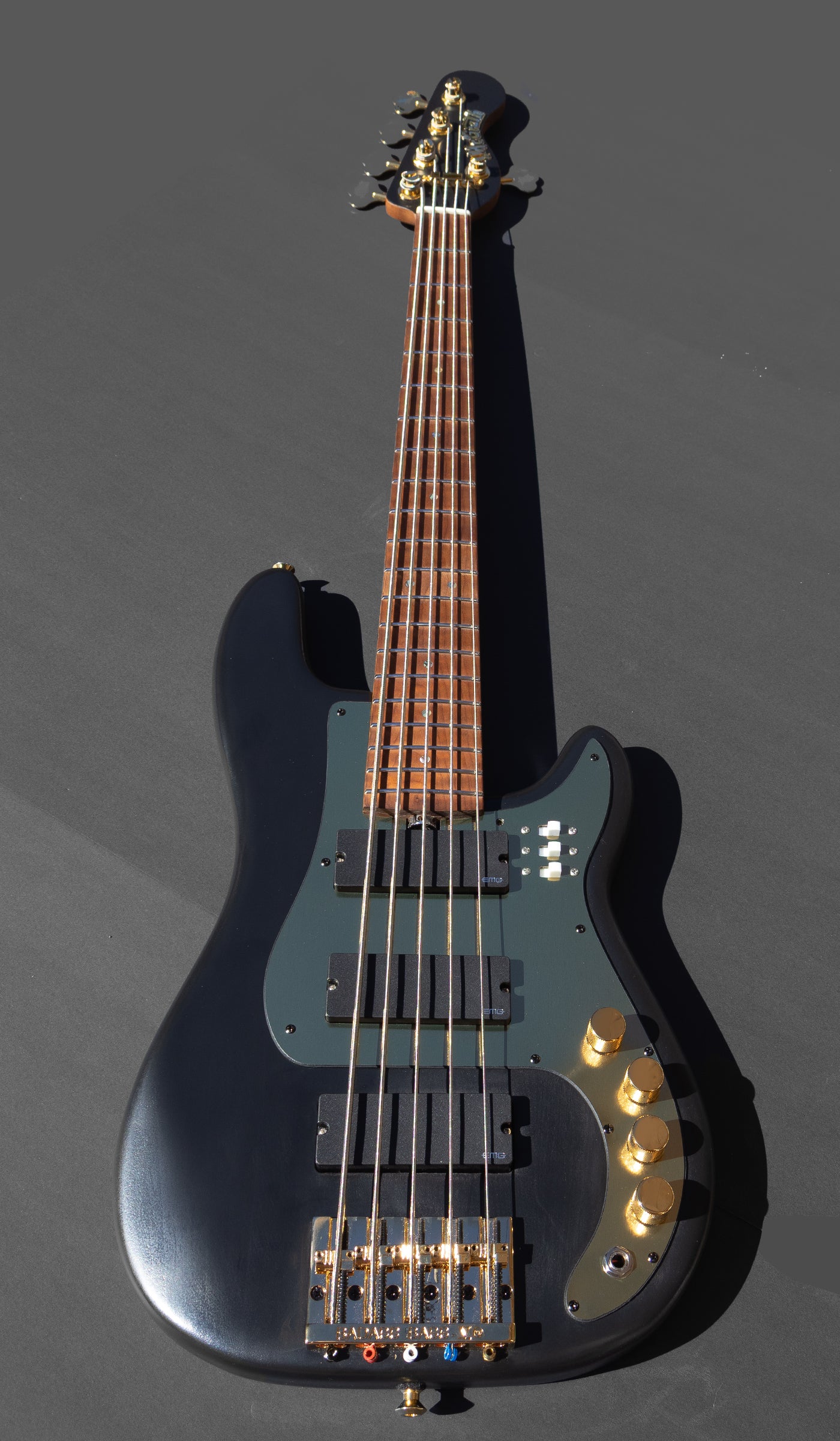 Thunderhorse V - Black and Gold - McGrath Guitars