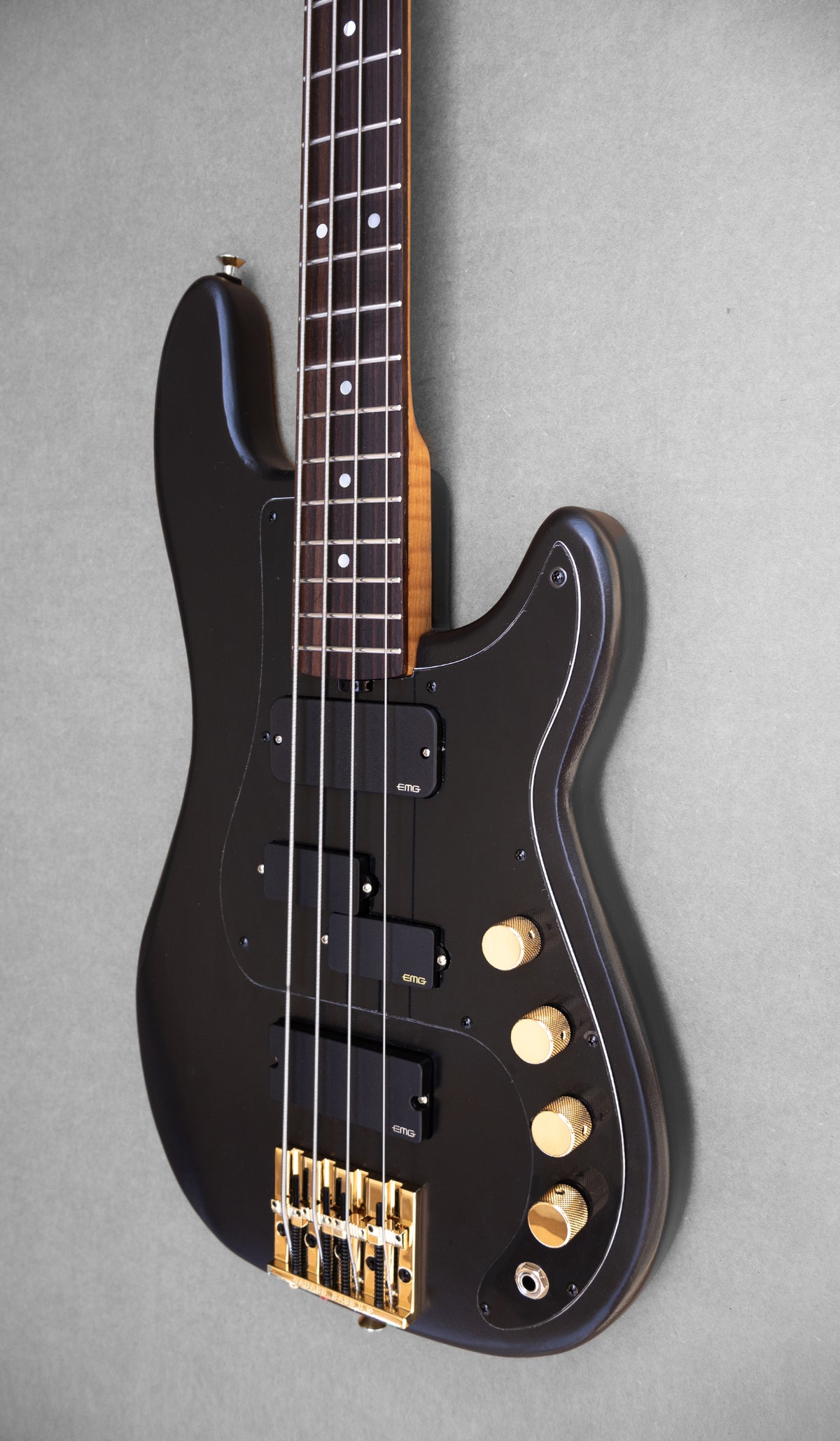 McGrath Thunderhorse IV - Black and Gold - McGrath Guitars