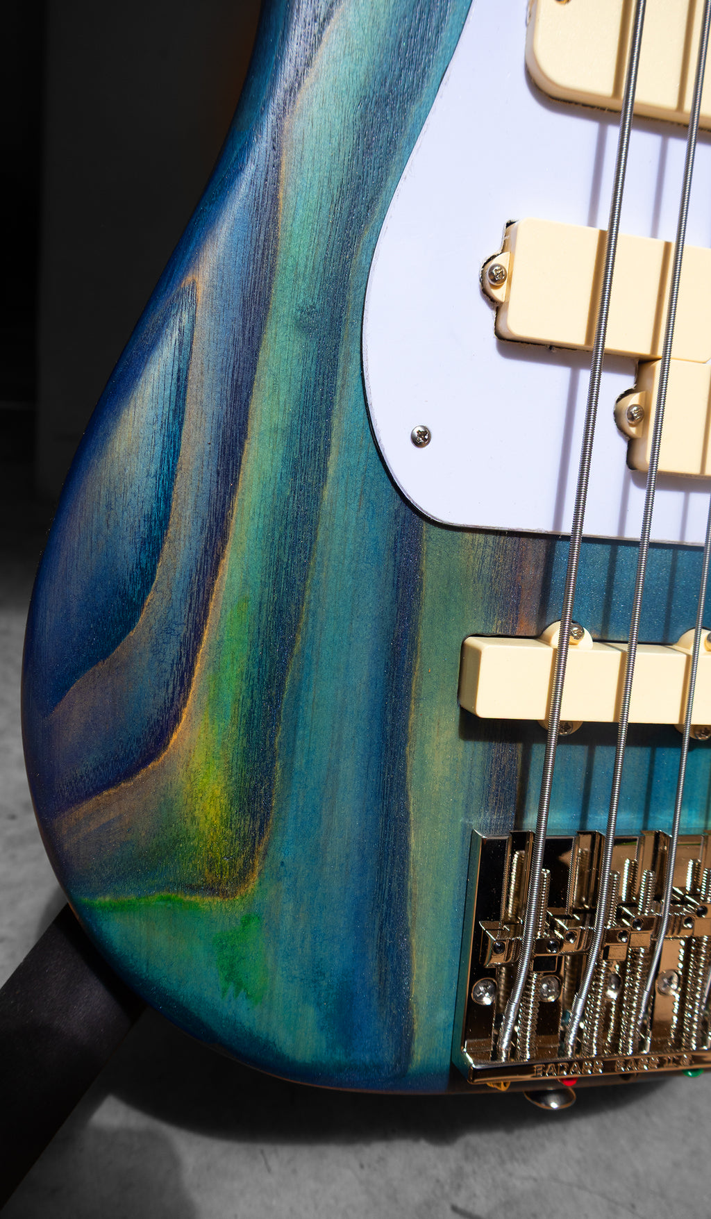 McGrath Thunderhorse IV - Woven Crystaline - McGrath Guitars