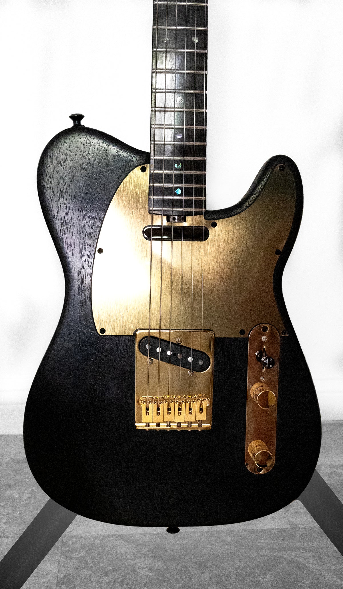 Outlaw - Black and Gold - McGrath Guitars