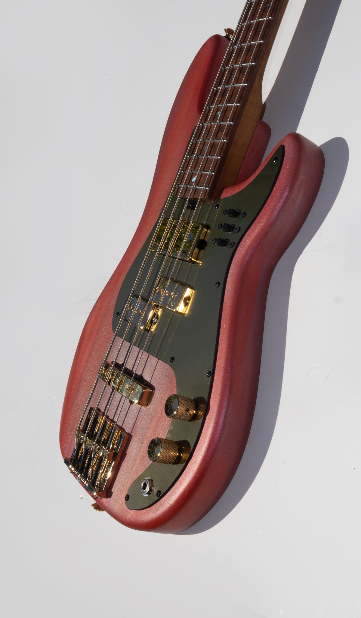 P-Style Thunderhorse  4- Gold Dusk - 8.4lbs - McGrath Guitars