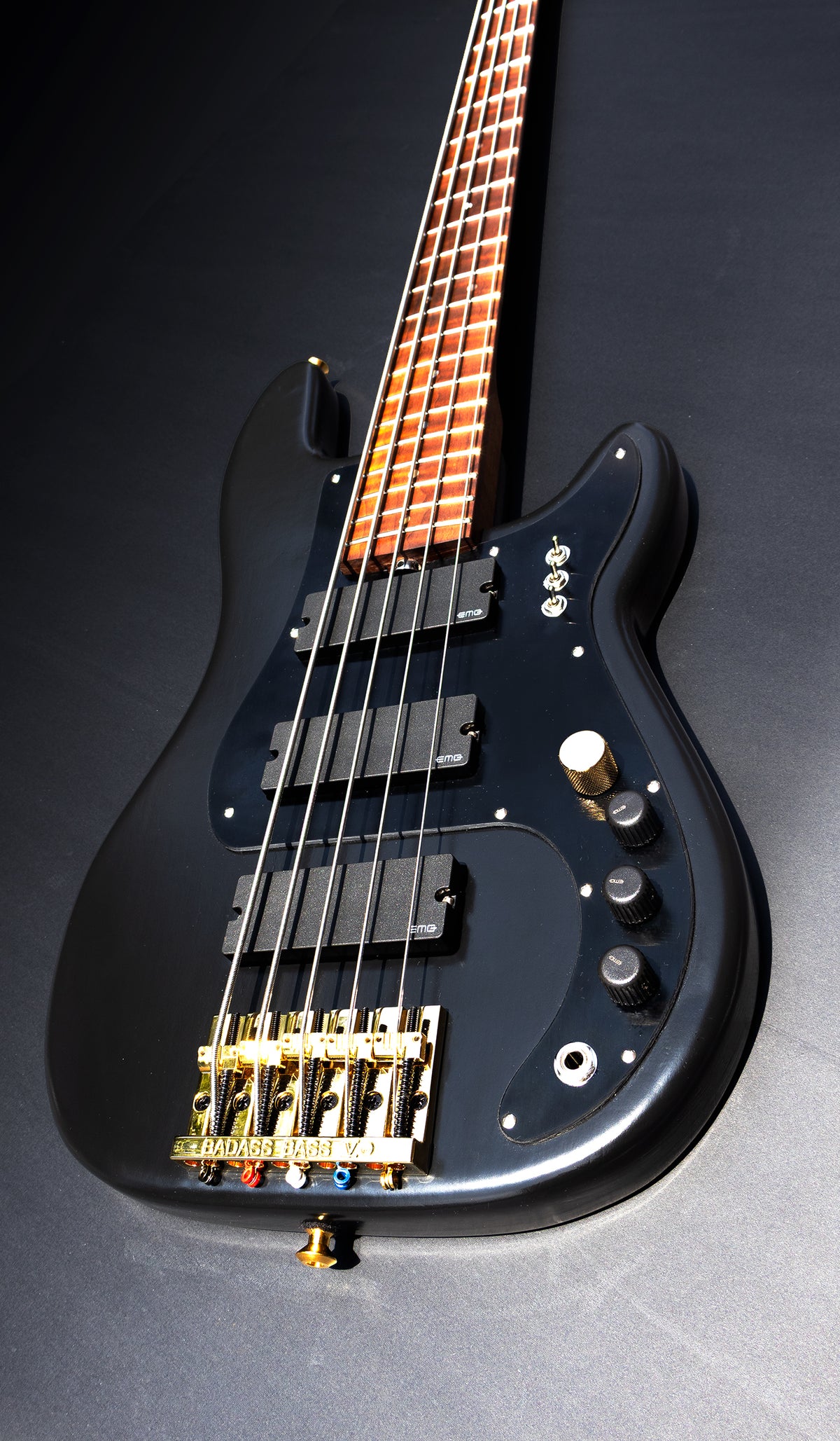 Thunderhorse V - Black and Gold - McGrath Guitars