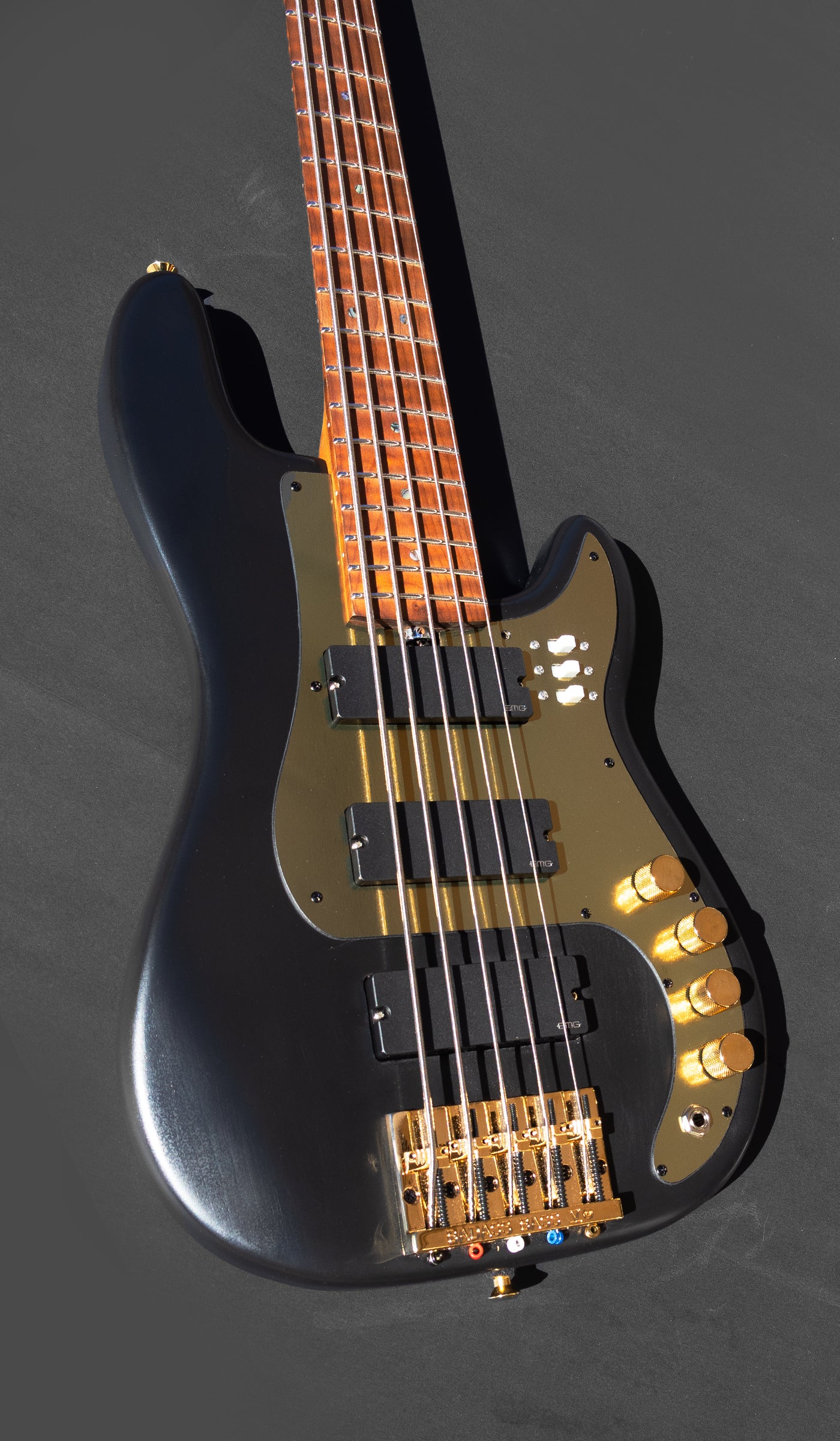 Thunderhorse V - Black and Gold - McGrath Guitars
