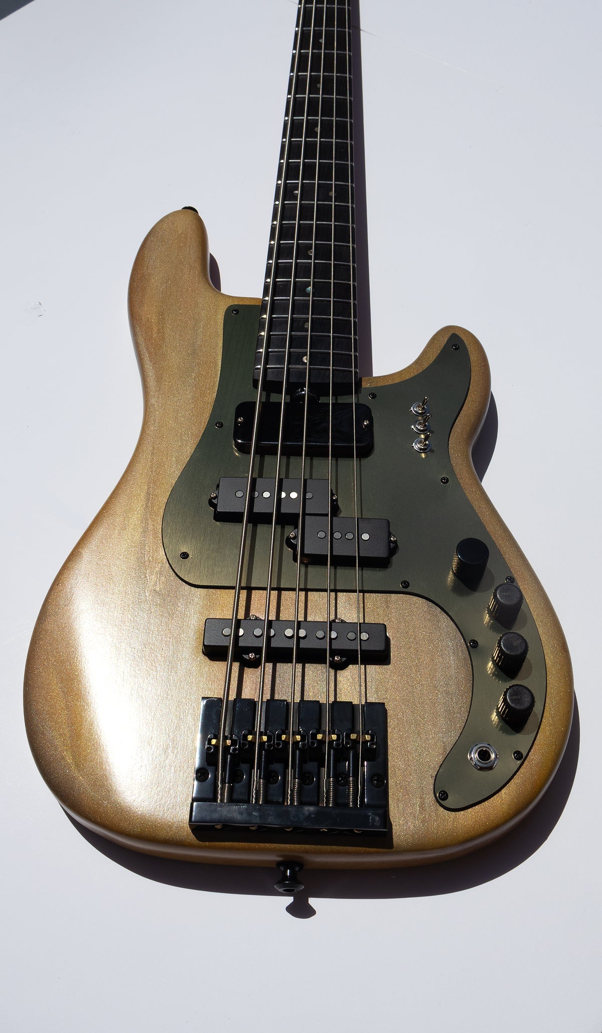 Thunderhorse V - Honey Chrome - McGrath Guitars