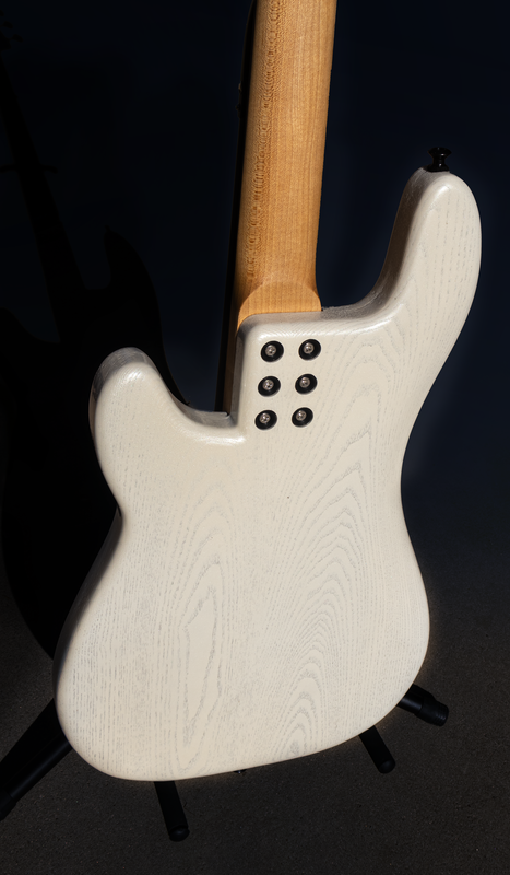 White Thunderhorse IV - McGrath Guitars
