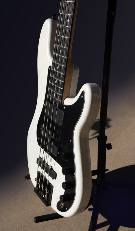 White Thunderhorse IV - McGrath Guitars